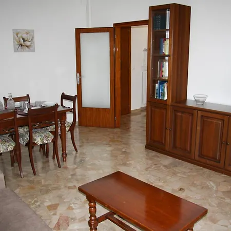 Elisa 12 Minutes From Venice, Free Wi-fi Included * Marghera